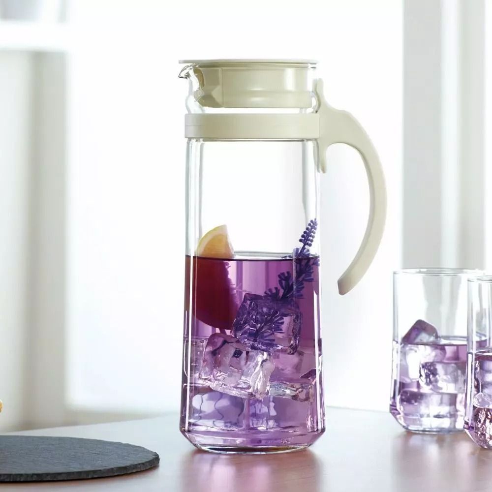 Кувшин с белой крышкой 